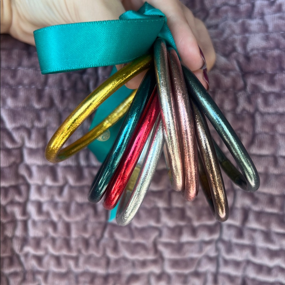 🩶💚💛🩷RARE NEW Budhagirl all weather bangles set of 8 gold silver pink green red